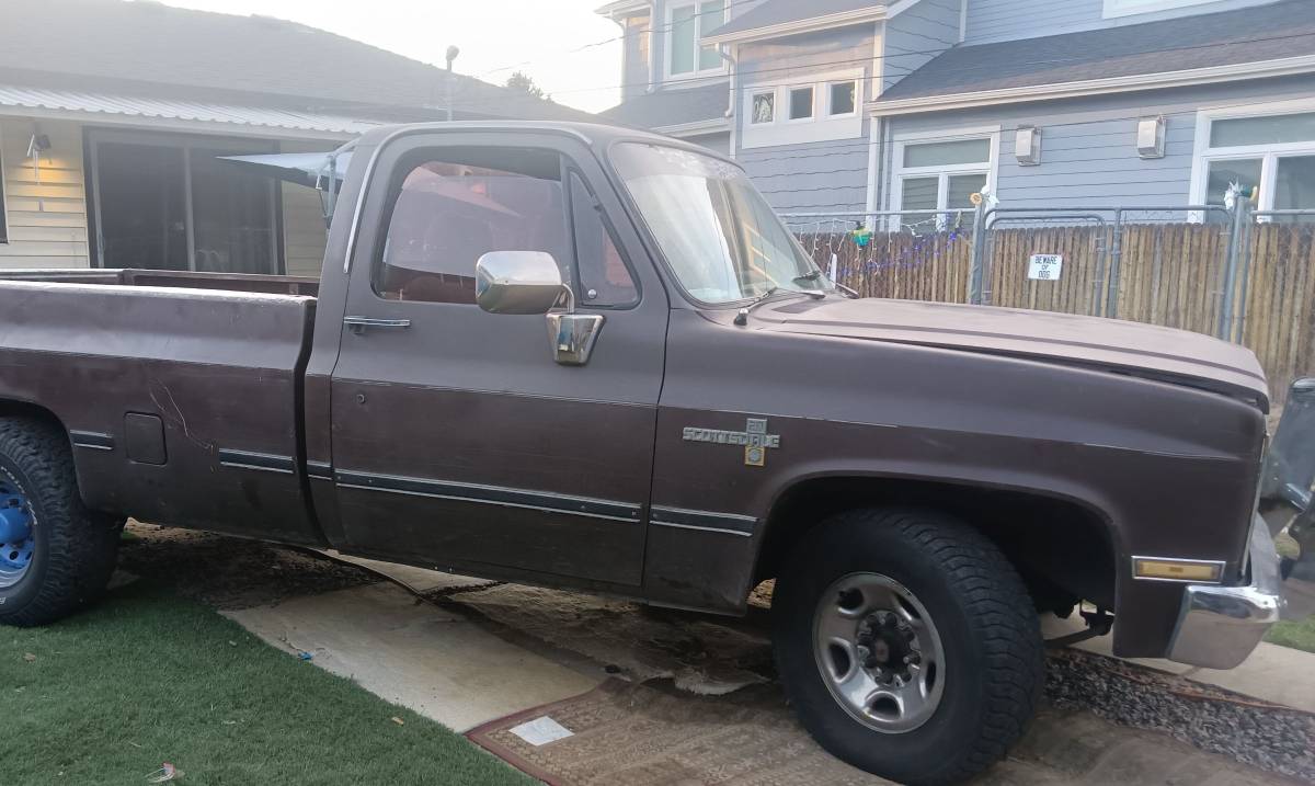 Chevy-c20-1981-brown-3