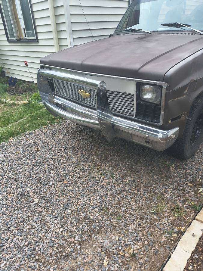 Chevy-c20-1981-brown-6