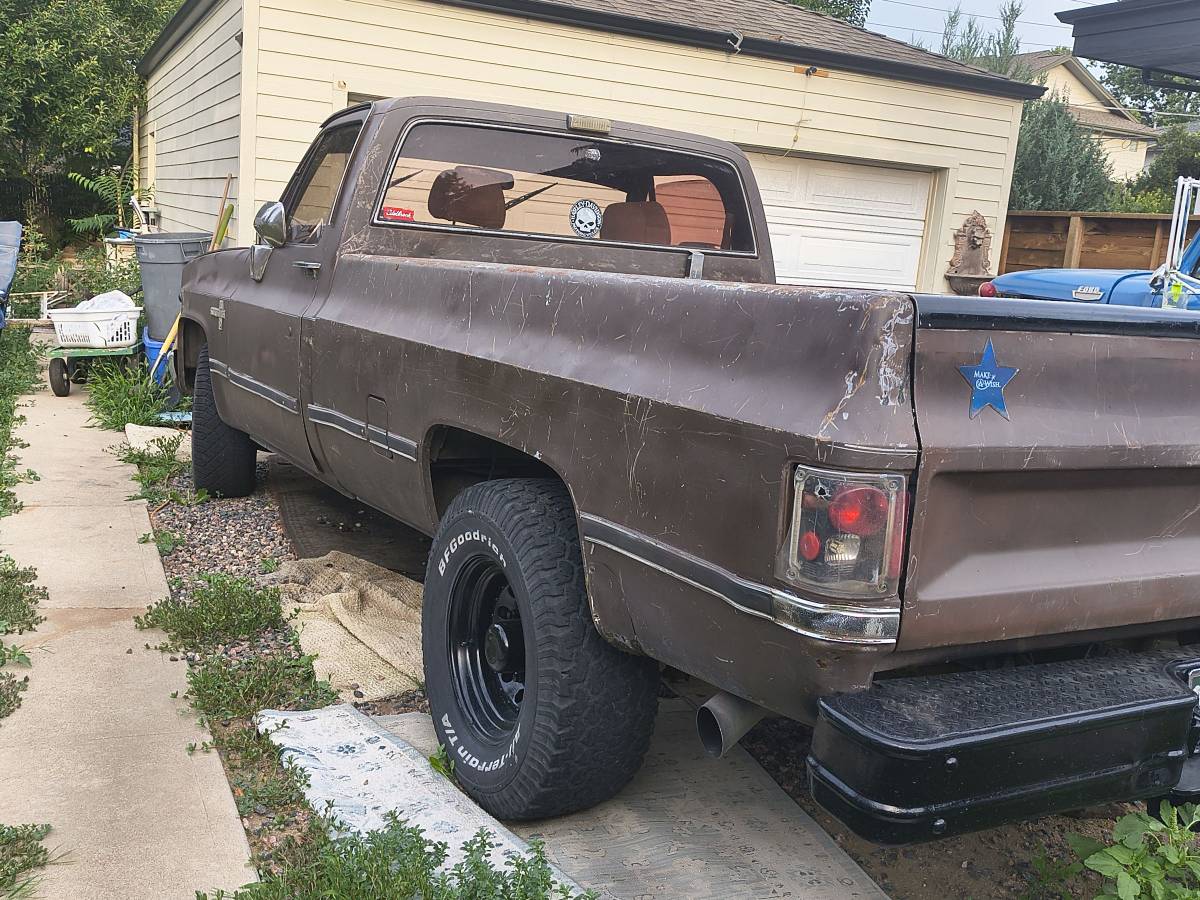 Chevy-c20-1981-brown