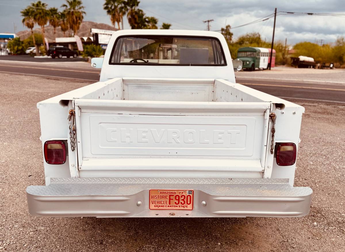 Chevy-c20-1983-white-2