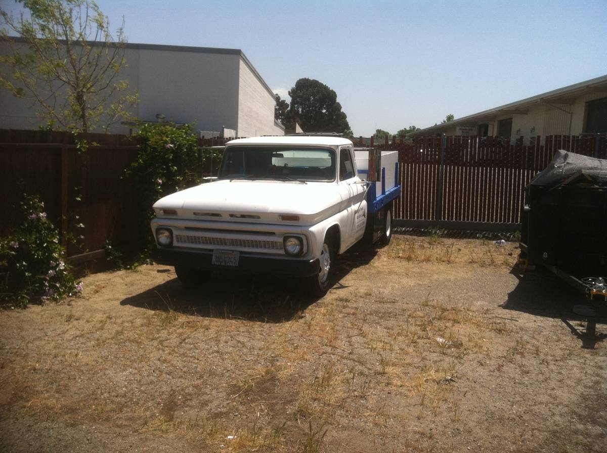 Chevy-c30-1965-white-1