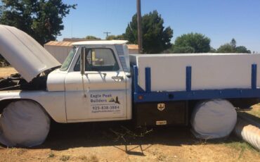 Chevy-c30-1965-white-3