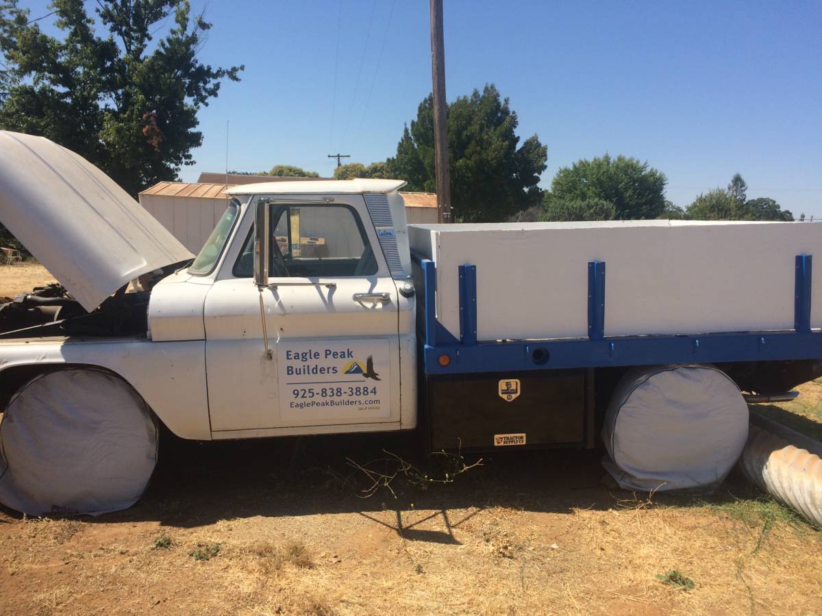 Chevy-c30-1965-white-3