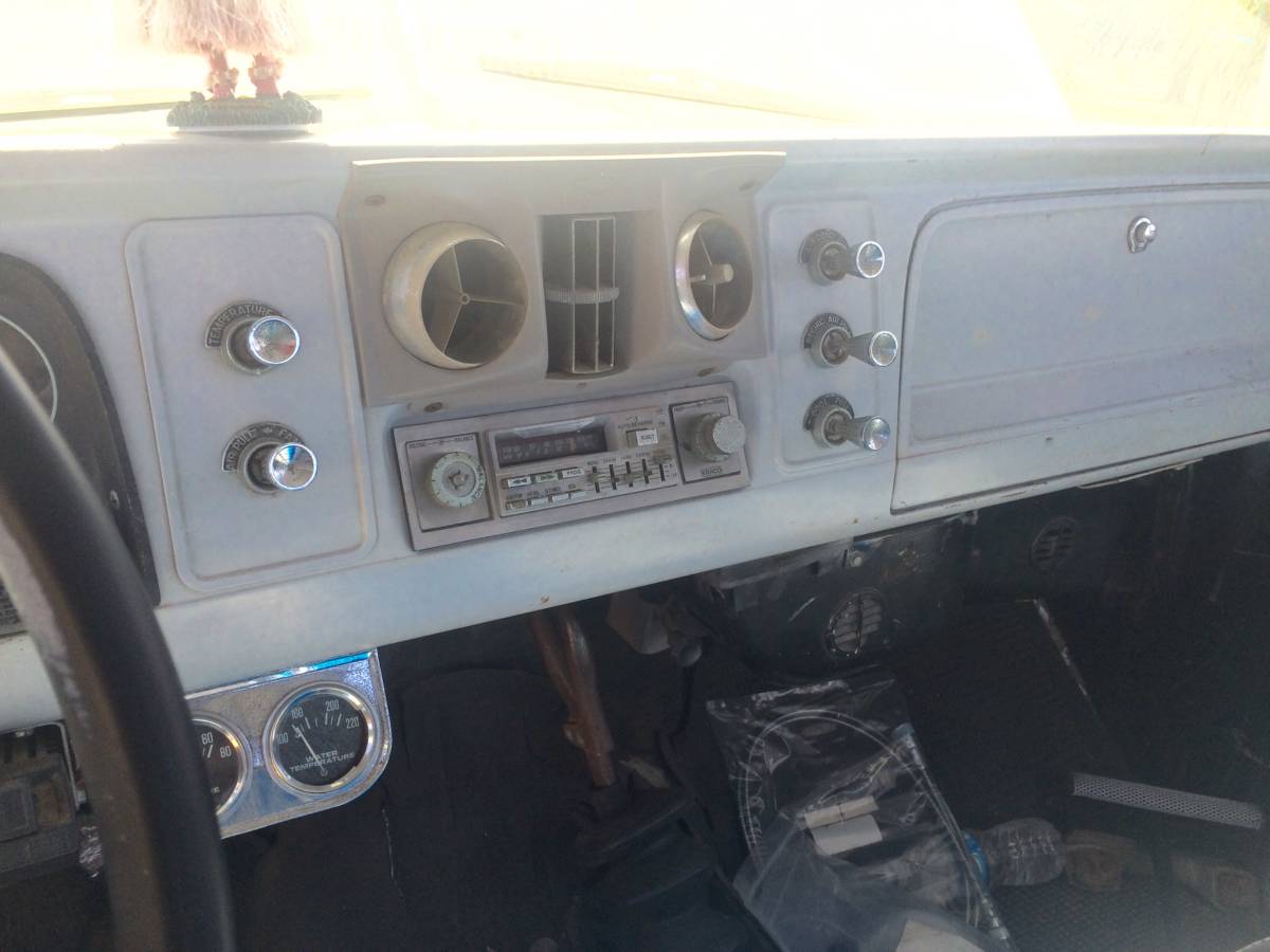 Chevy-c30-1965-white-7