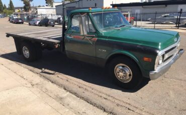 Chevy-c30-1967-green-5
