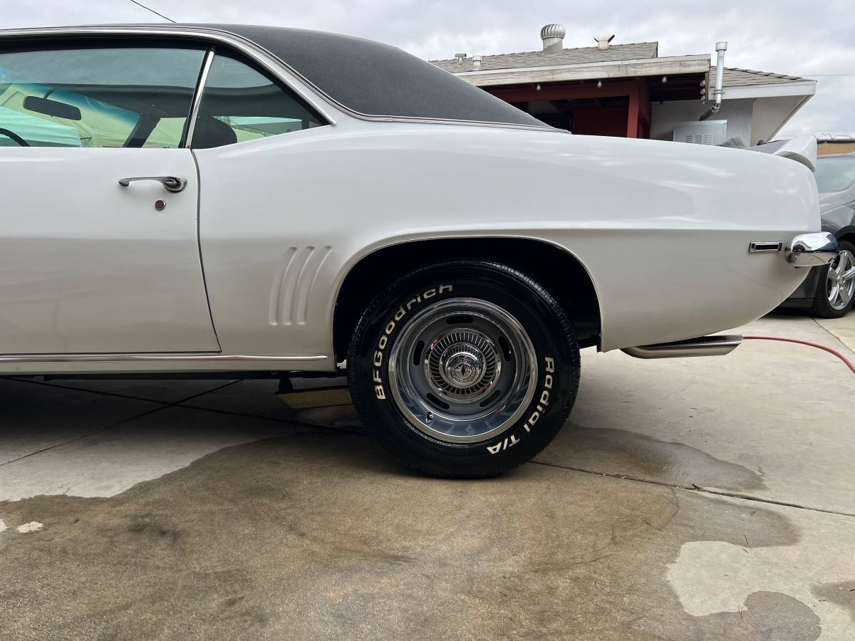 Chevy-camaro-1969-17