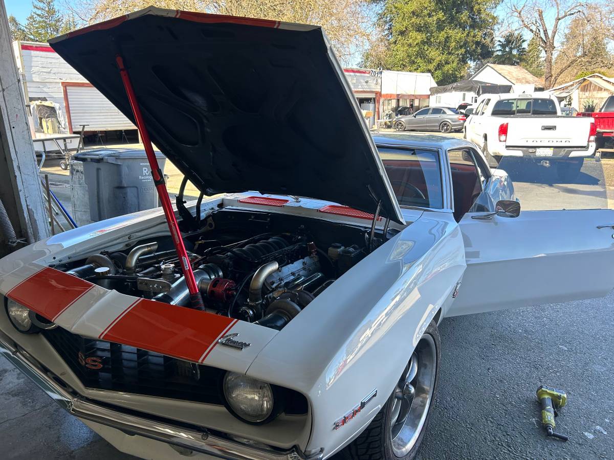 Chevy-camaro-1969-20