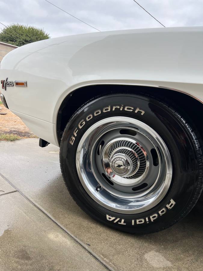 Chevy-camaro-1969-21
