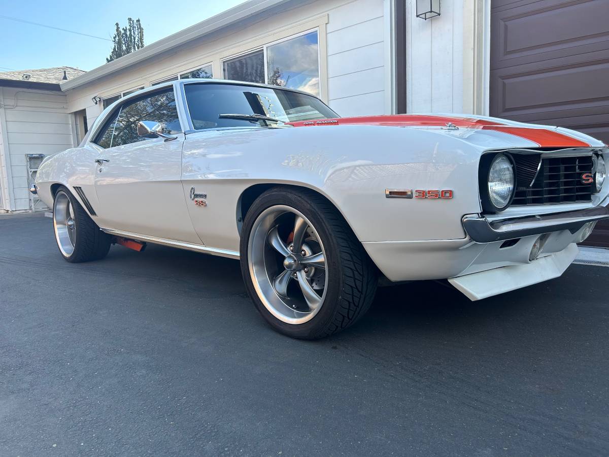 Chevy-camaro-1969-25