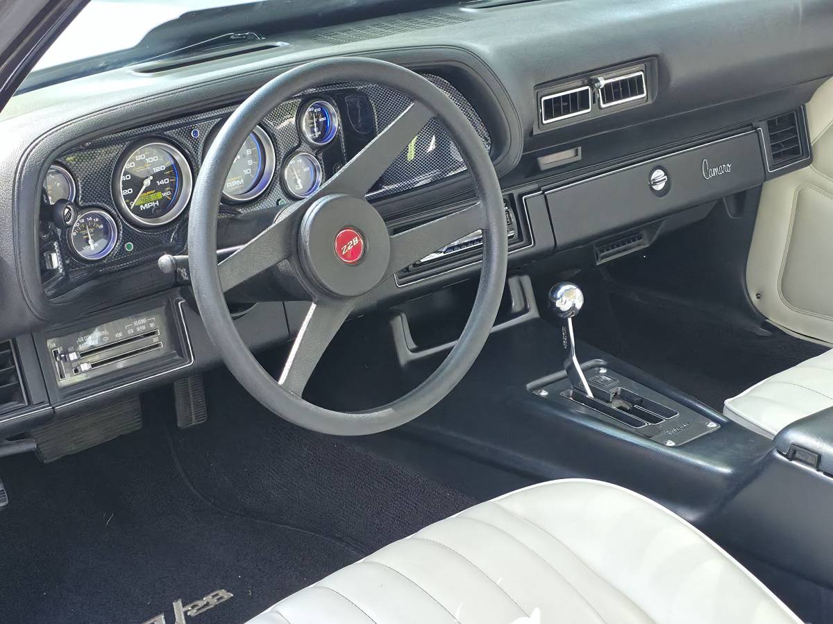 Chevy-camaro-1973-black-7