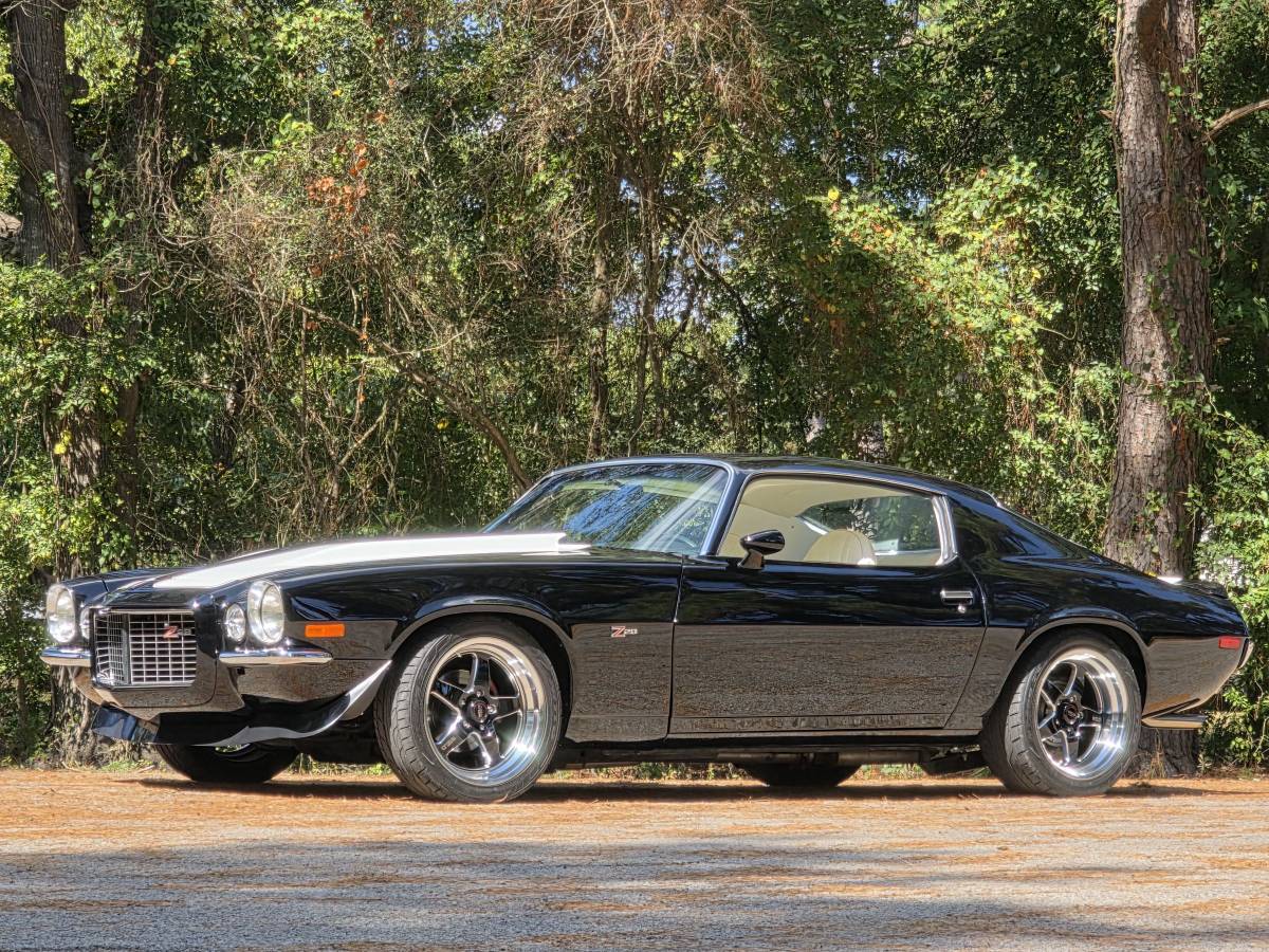 Chevy-camaro-1973-black
