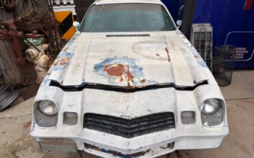 Chevy-camaro-1978-white-10
