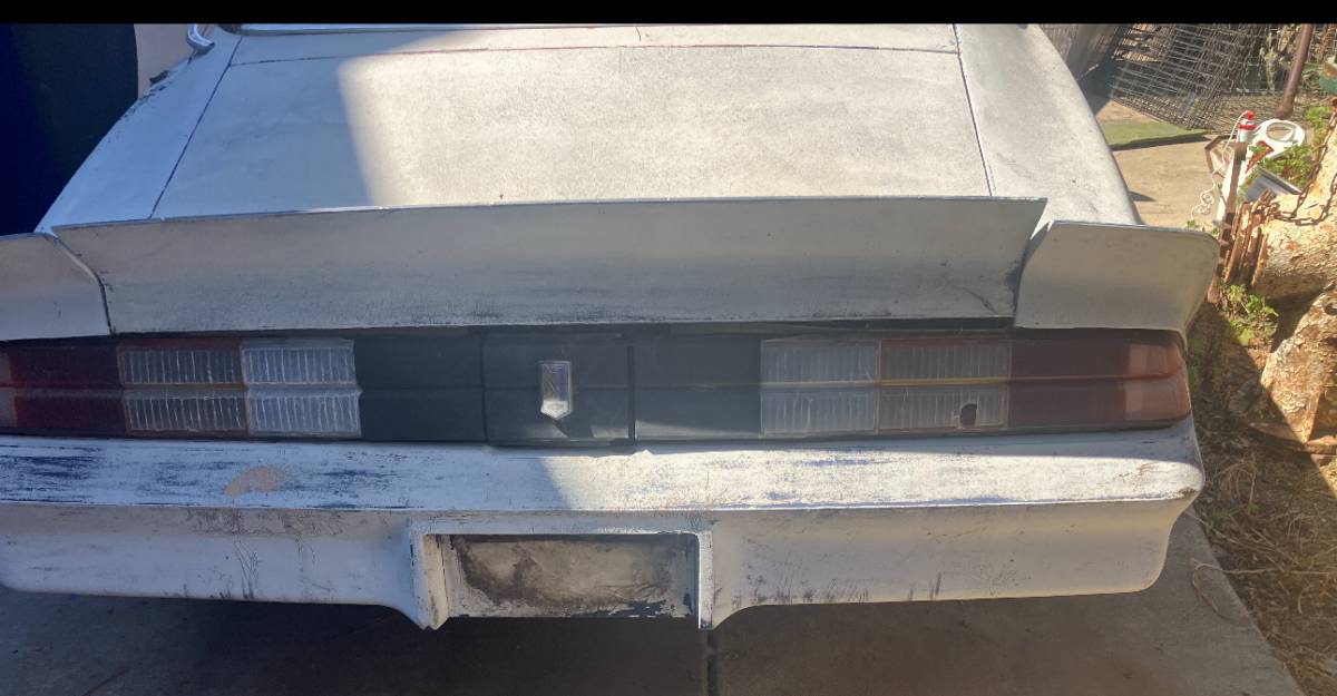 Chevy-camaro-1978-white-11