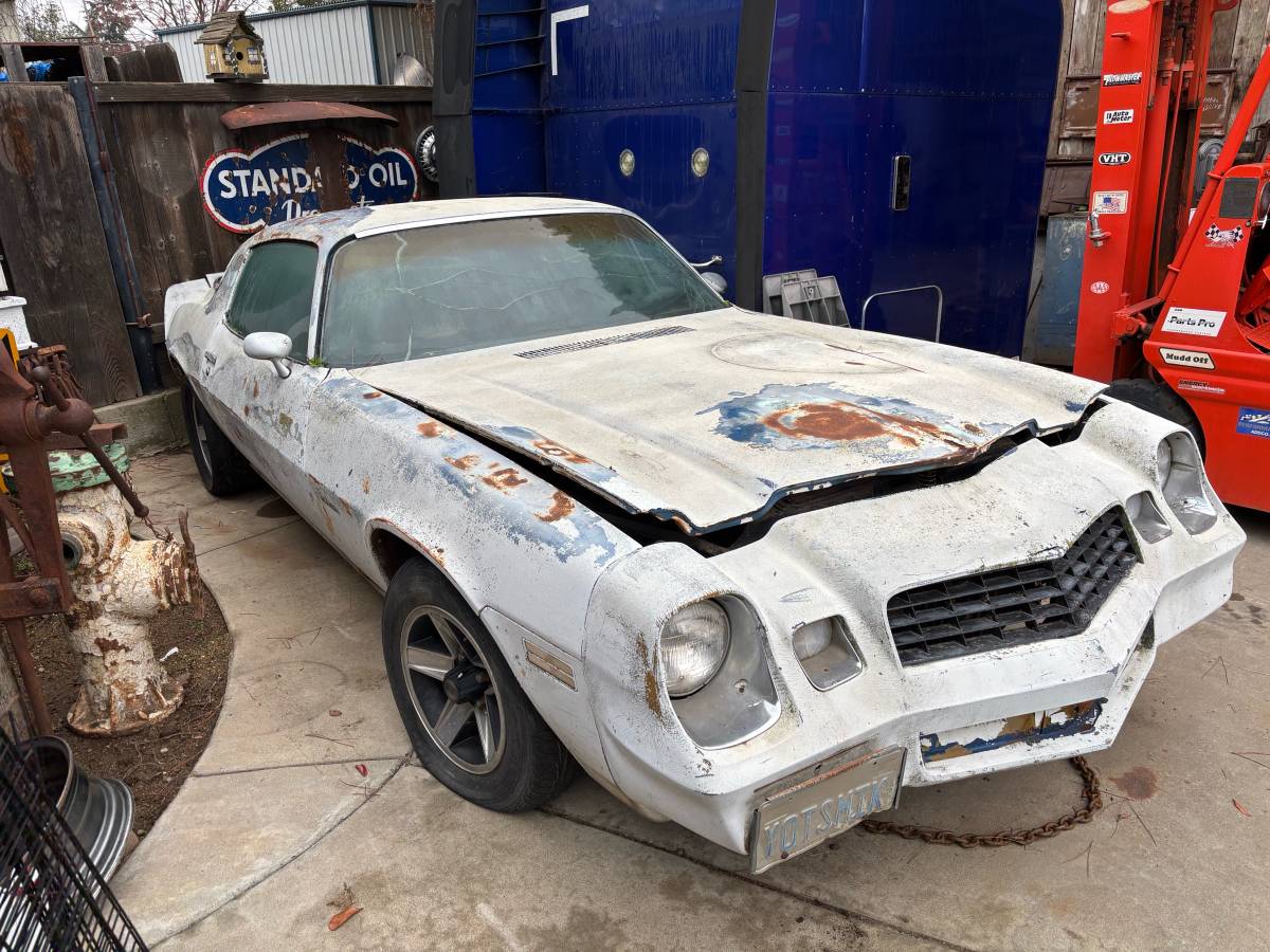 Chevy-camaro-1978-white-9