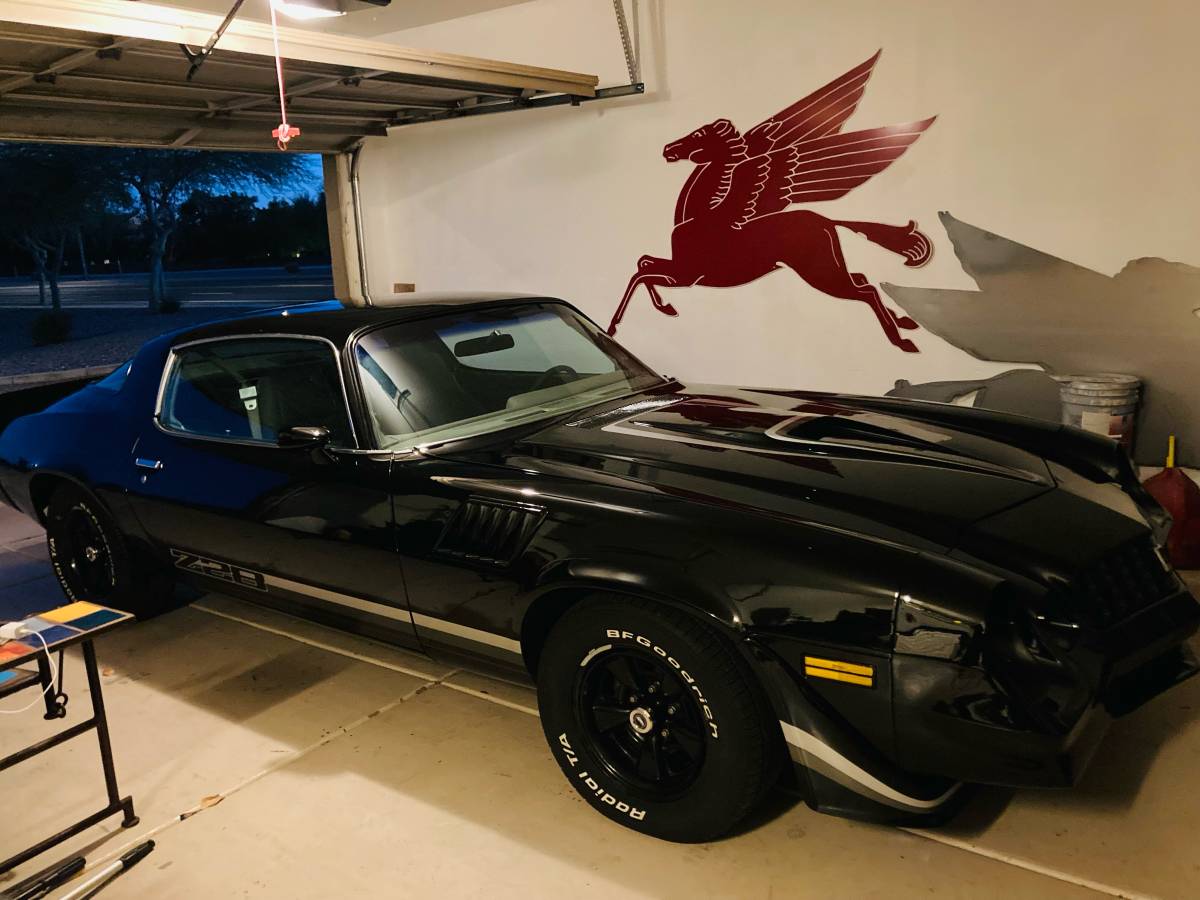 Chevy-camaro-1979-black-12