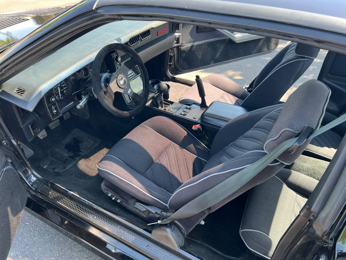 Chevy-camaro-1987-black-10