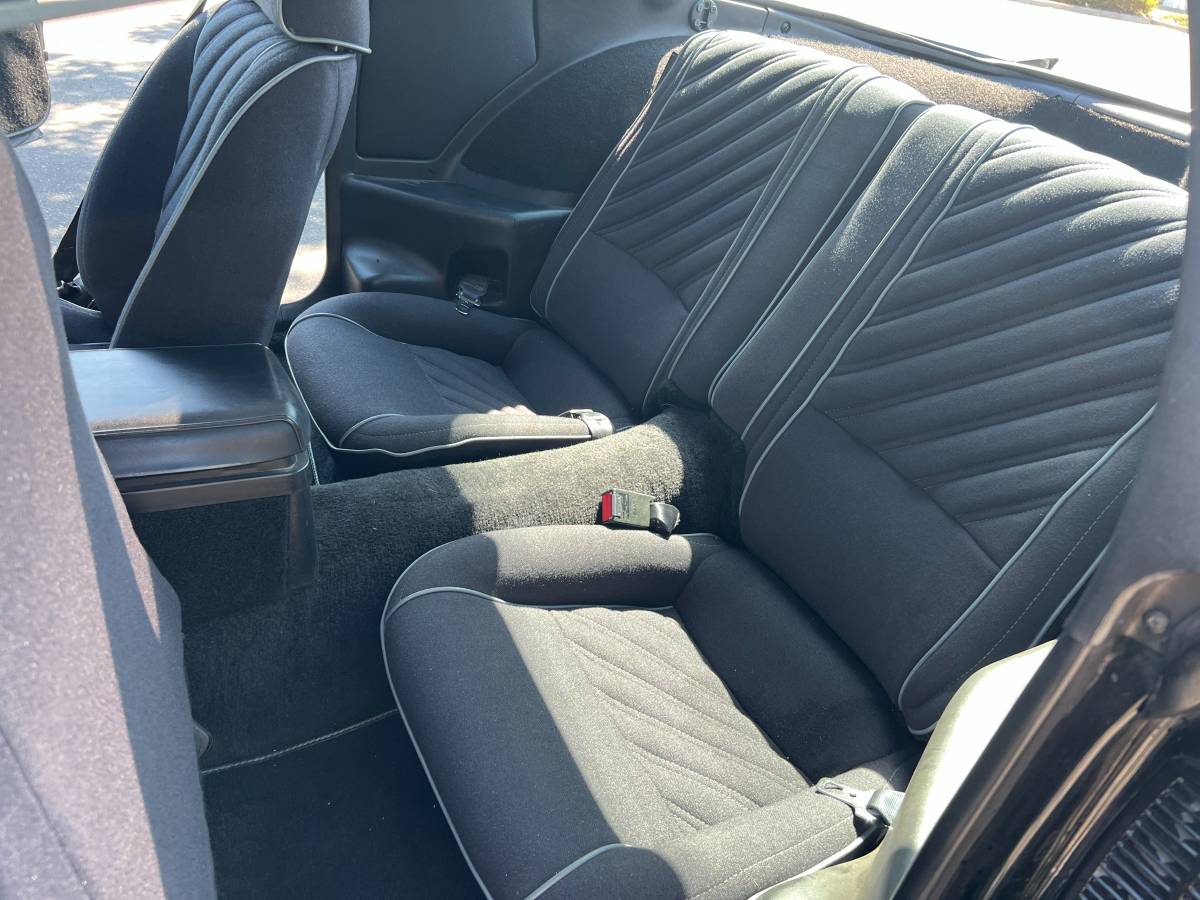 Chevy-camaro-1987-black-11