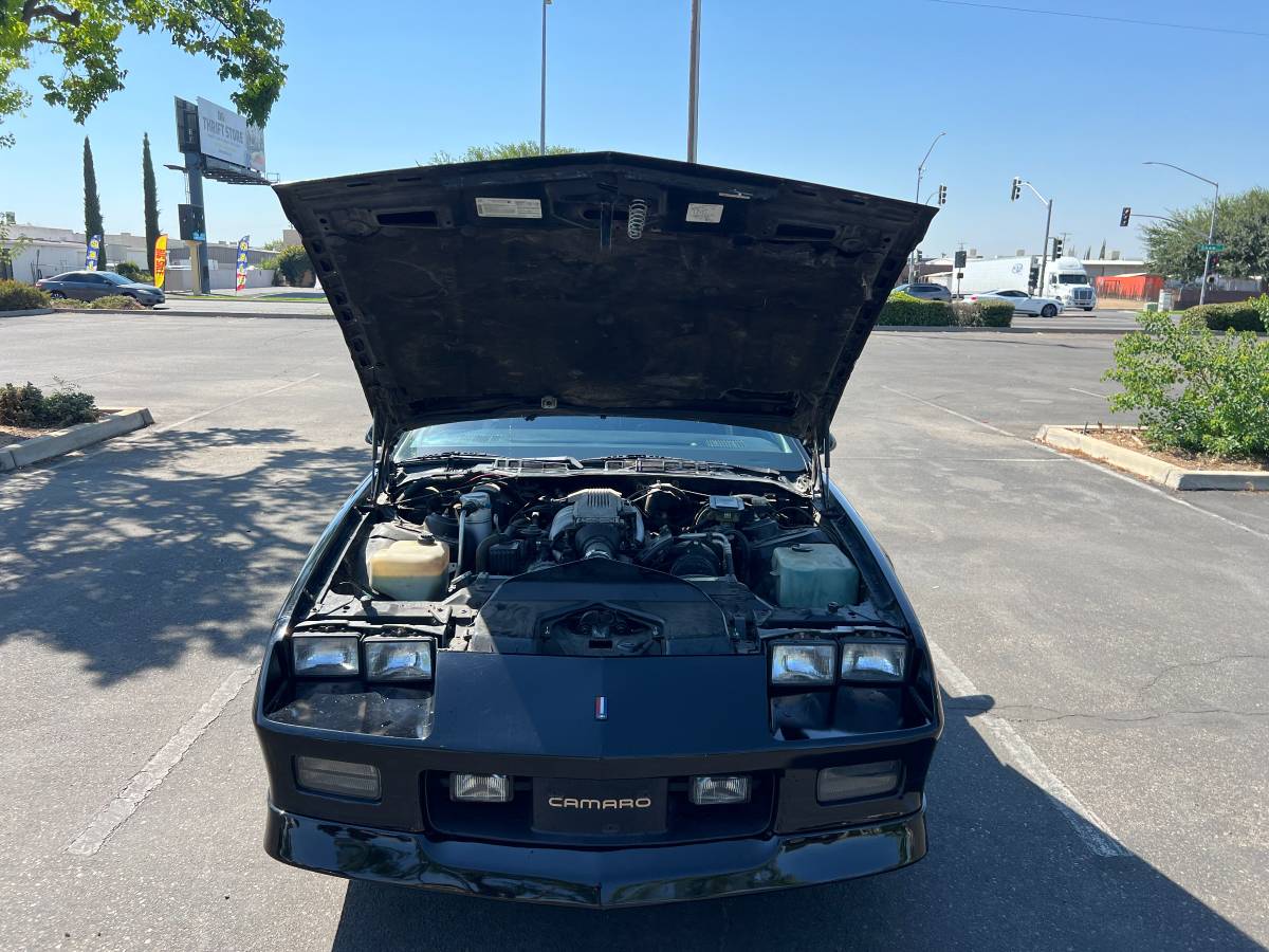 Chevy-camaro-1987-black-3