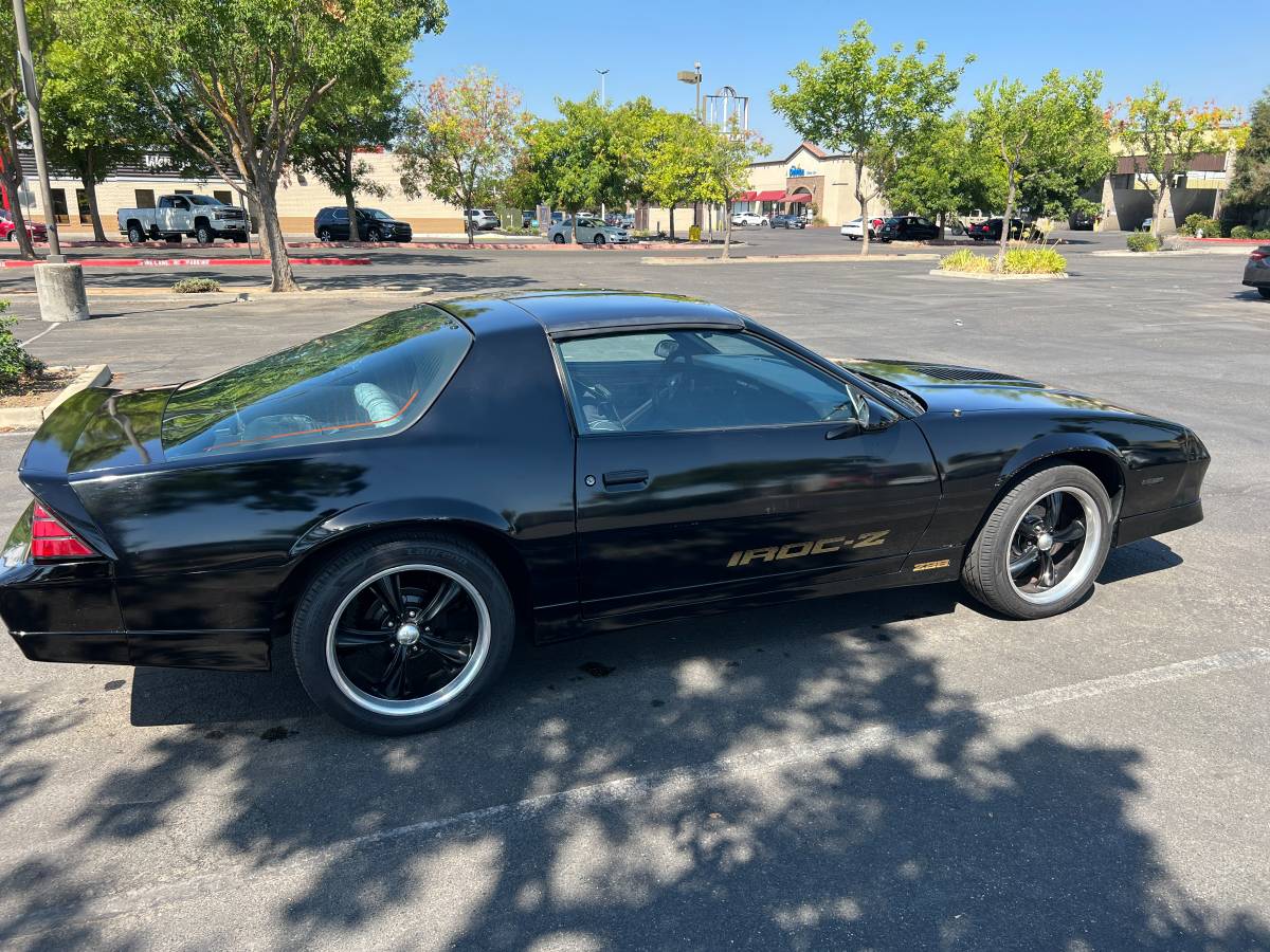 Chevy-camaro-1987-black-5