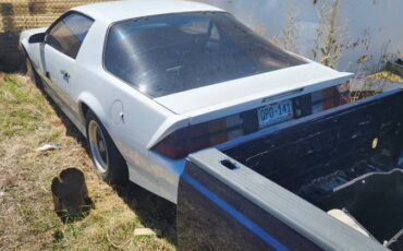Chevy-camaro-1988-white-6
