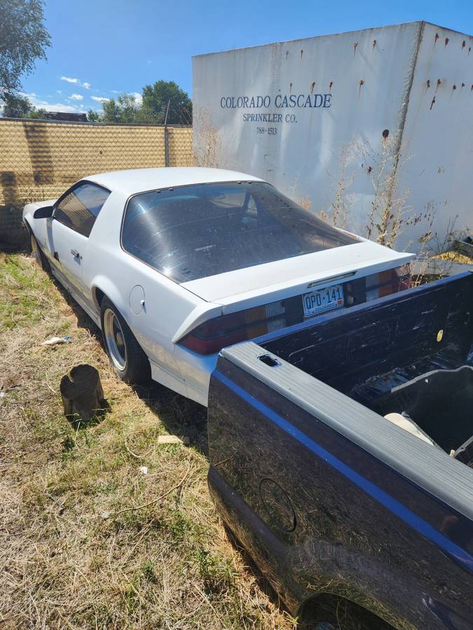 Chevy-camaro-1988-white-6