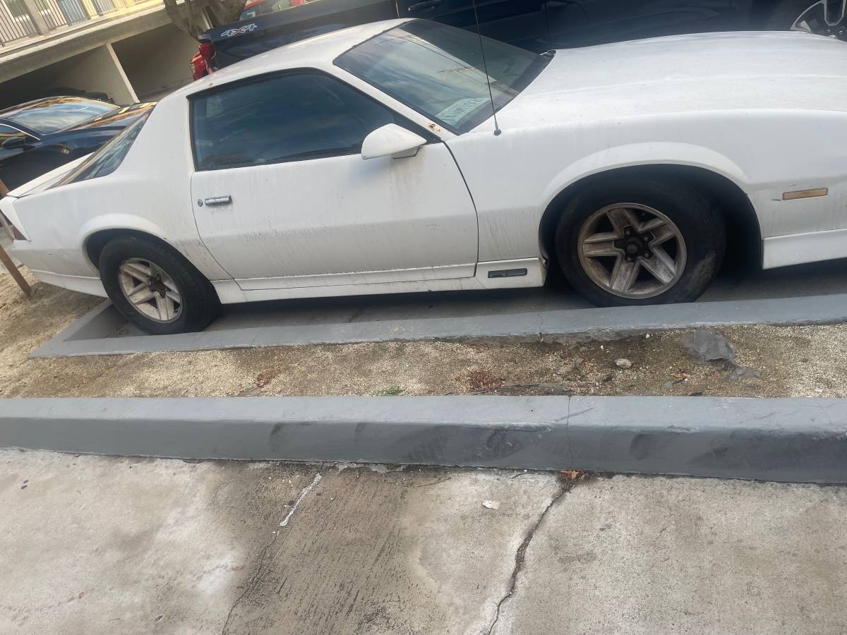 Chevy-camaro-rs-1987-7