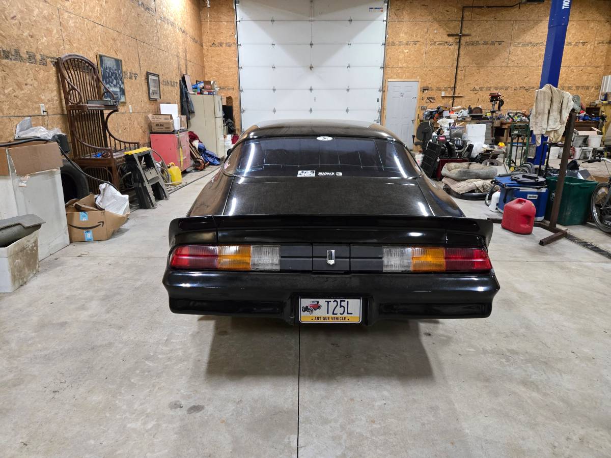 Chevy-camaro-z28-1979-black-4