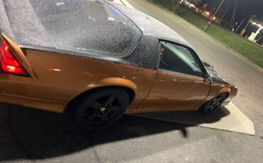 Chevy-camaro-z28-1988-custom-4