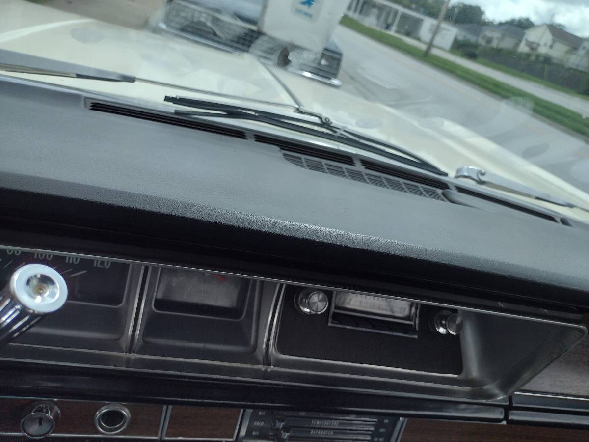 Chevy-caprice-1966-yellow-1