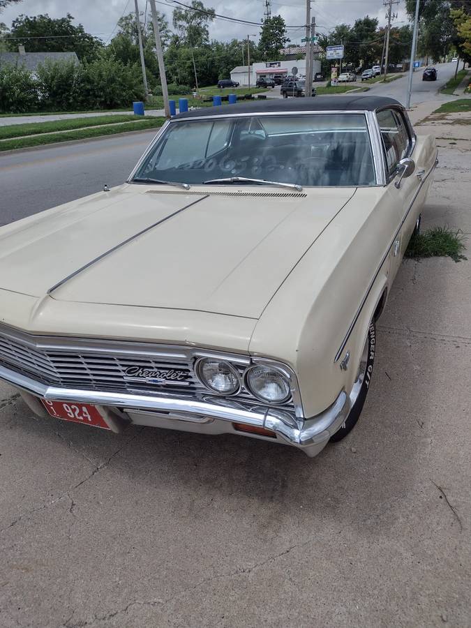 Chevy-caprice-1966-yellow-13