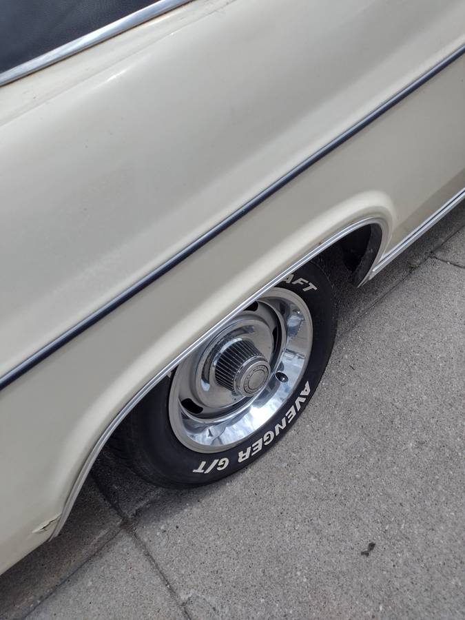 Chevy-caprice-1966-yellow-8