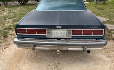 Chevy-caprice-1978-blue-17