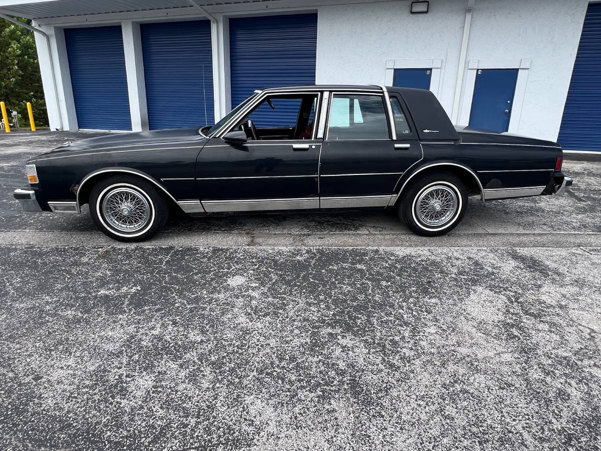 Chevy-caprice-1988-23
