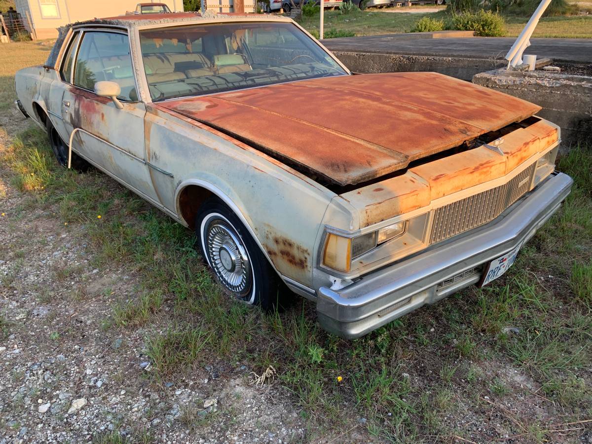Chevy-caprice-classic-1978-blue-2