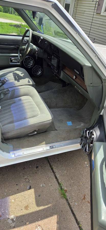 Chevy-caprice-classic-1986-white-14