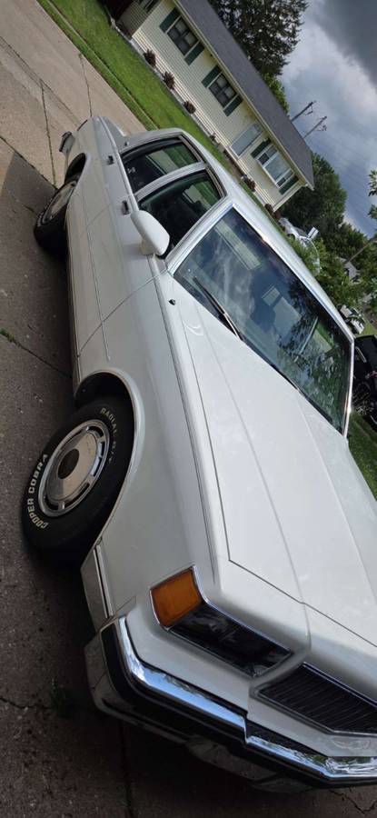 Chevy-caprice-classic-1986-white-5