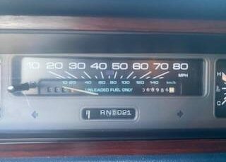 Chevy-caprice-classic-1991-white-10