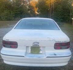 Chevy-caprice-classic-1991-white-3