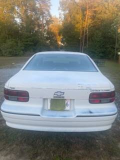 Chevy-caprice-classic-1991-white-3