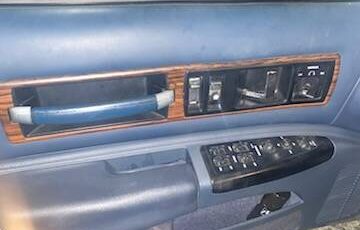 Chevy-caprice-classic-1991-white-3