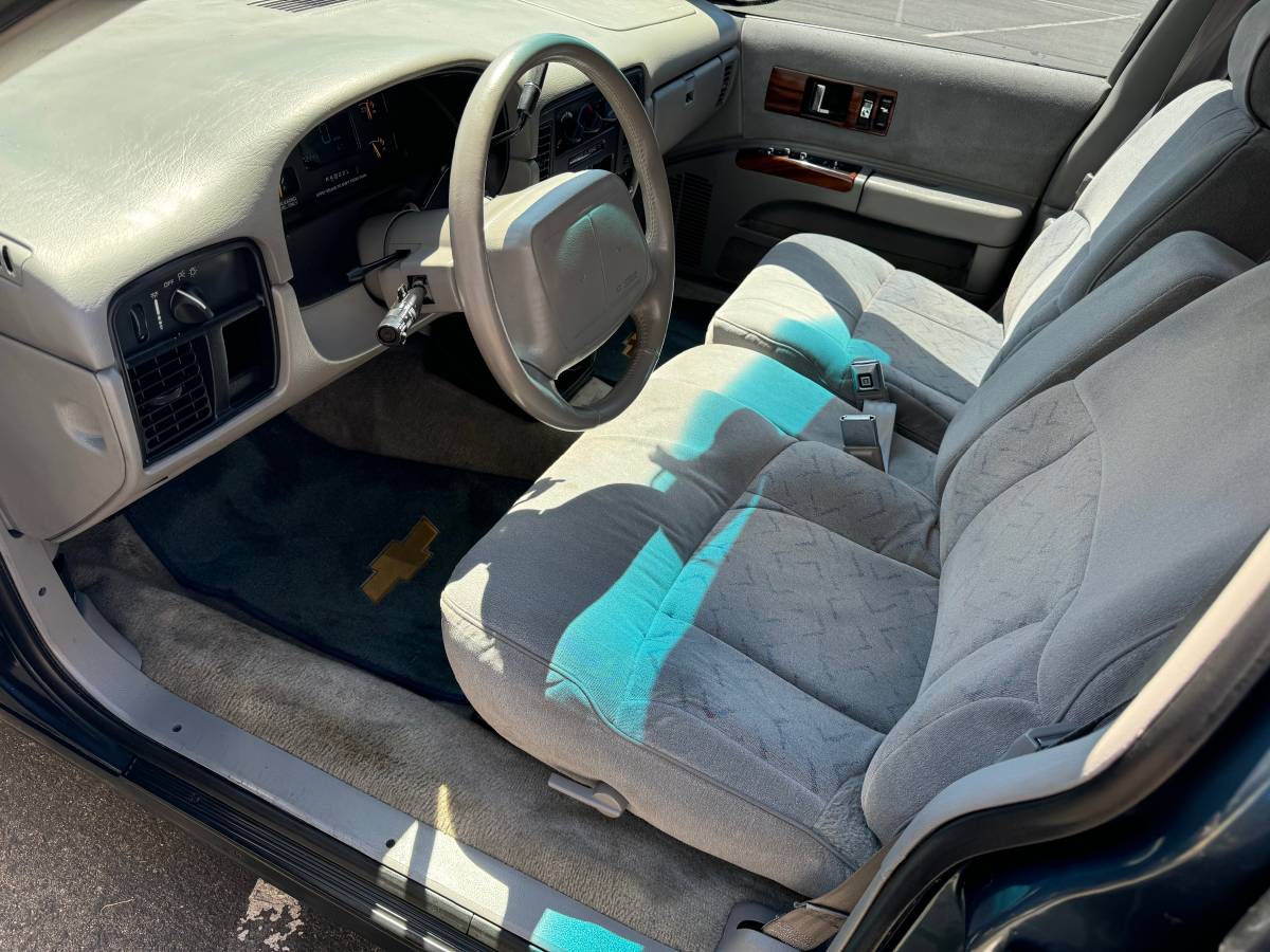 Chevy-caprice-classic-1996-green-1