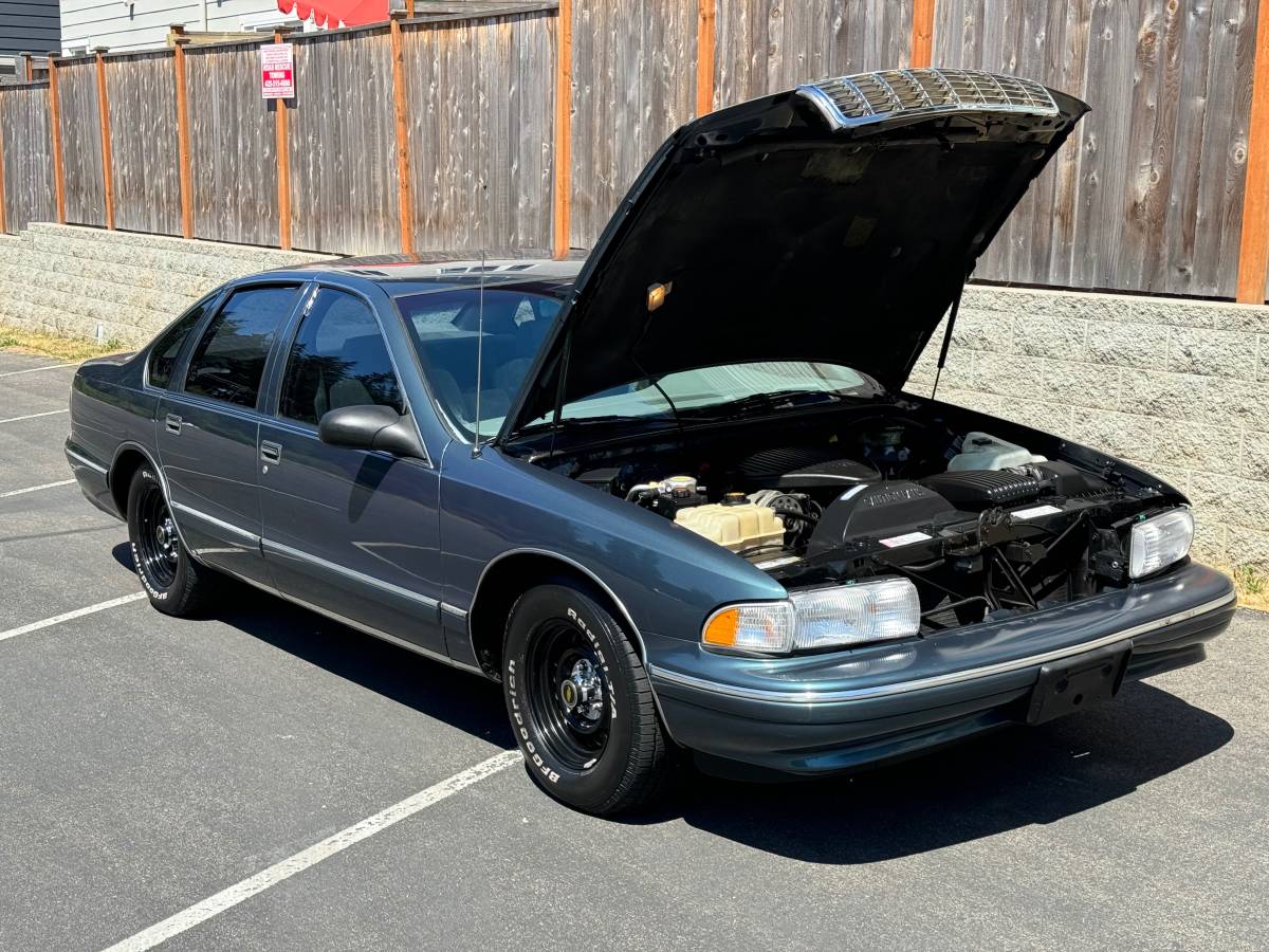 Chevy-caprice-classic-1996-green-15