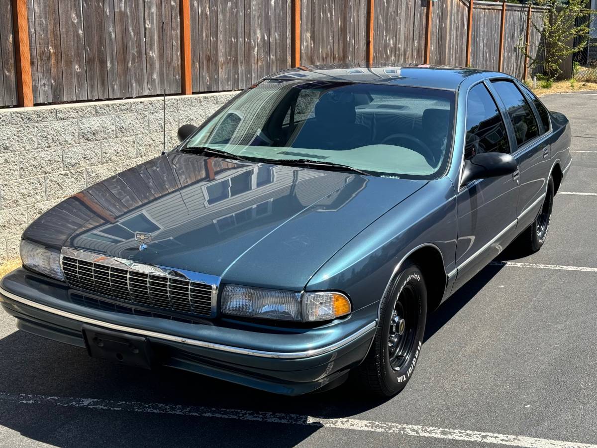 Chevy-caprice-classic-1996-green-3