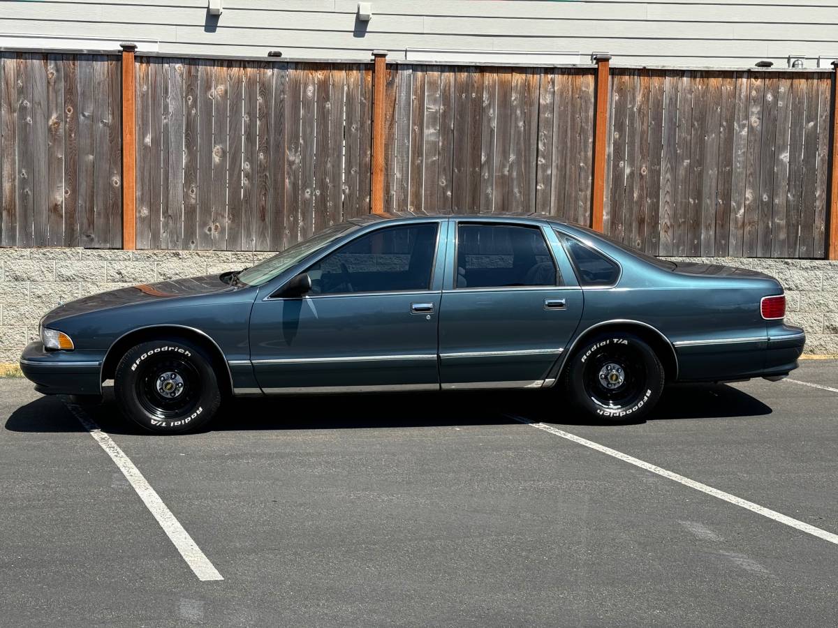 Chevy-caprice-classic-1996-green-4
