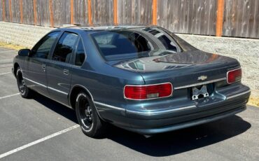Chevy-caprice-classic-1996-green-5
