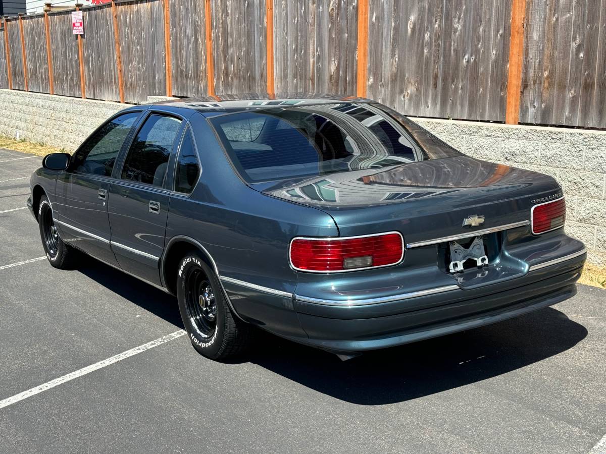 Chevy-caprice-classic-1996-green-5