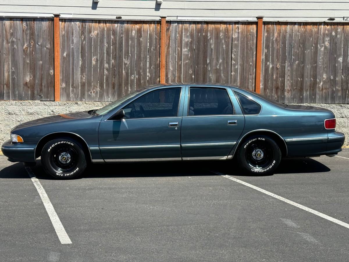 Chevy-caprice-classic-1996-green-6