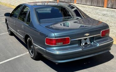 Chevy-caprice-classic-1996-green-8
