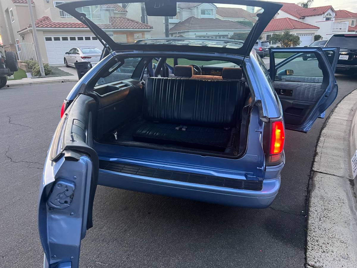 Chevy-caprice-wagon-1991-14