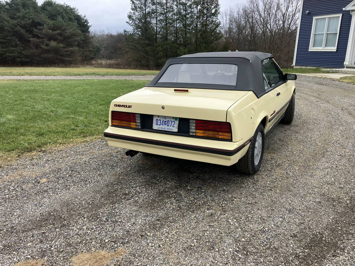 Chevy-cavalier-1986-12